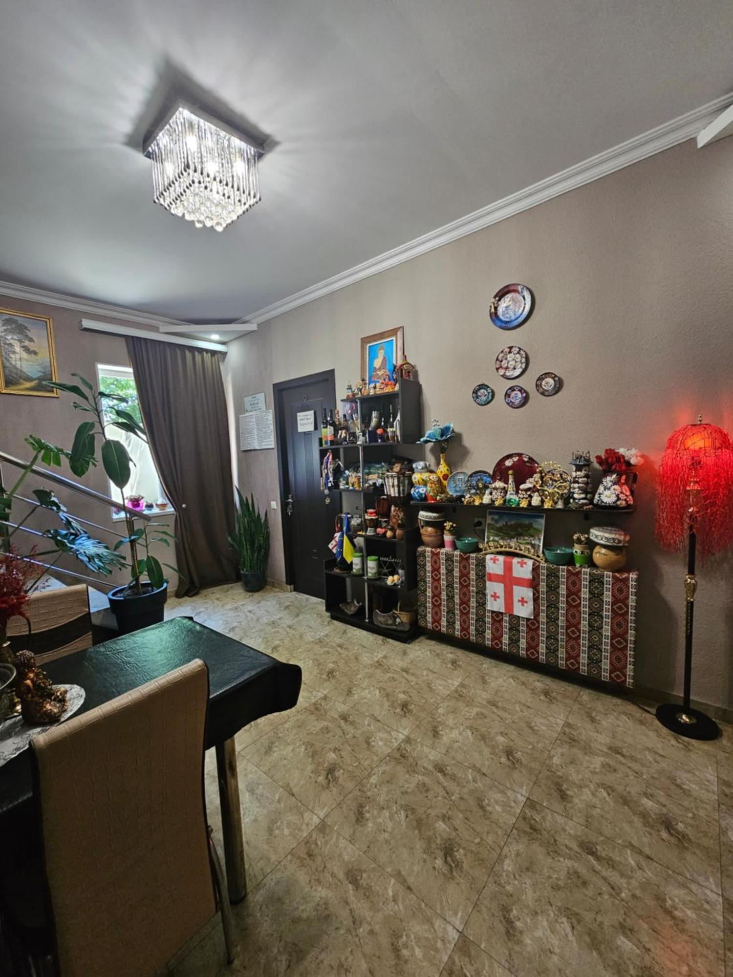 Guesthouse Different ティビリシ エクステリア 写真