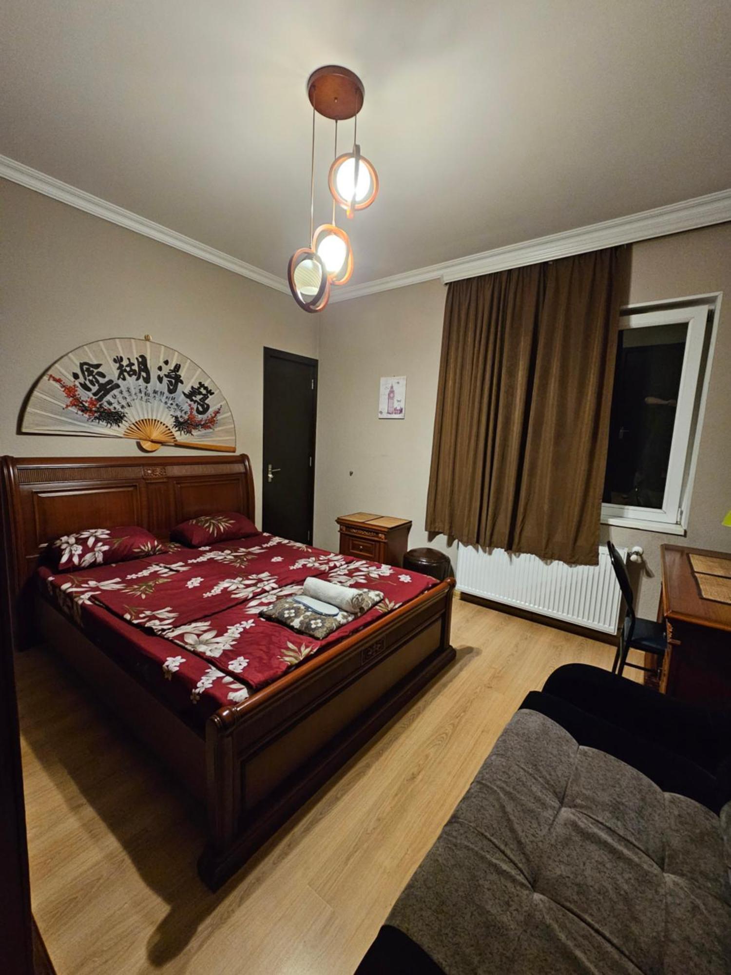 Guesthouse Different ティビリシ エクステリア 写真